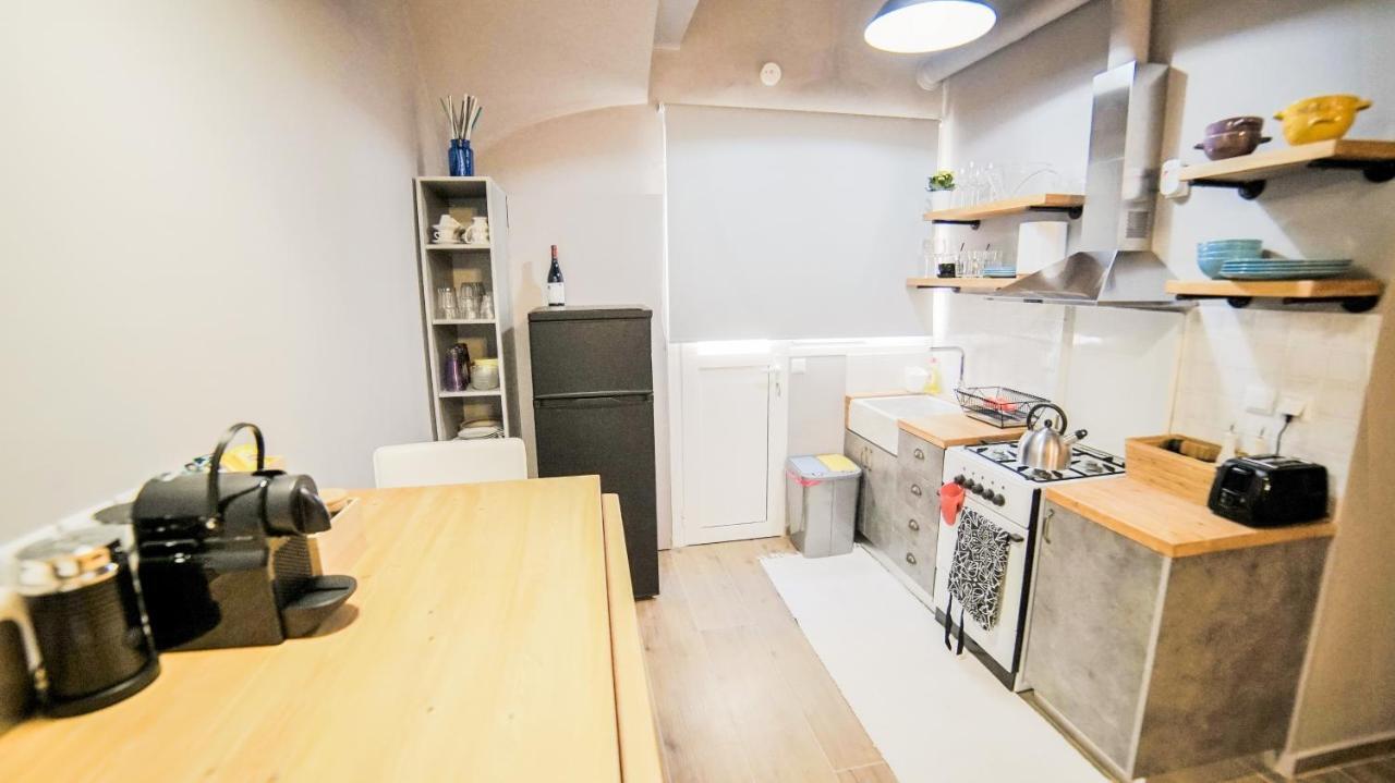 D16 Athens Apartment - 5' Mins To Petralona Metro Exterior photo